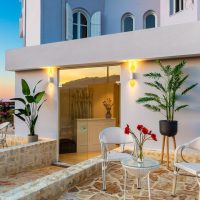 Pinelopi Beach Suites