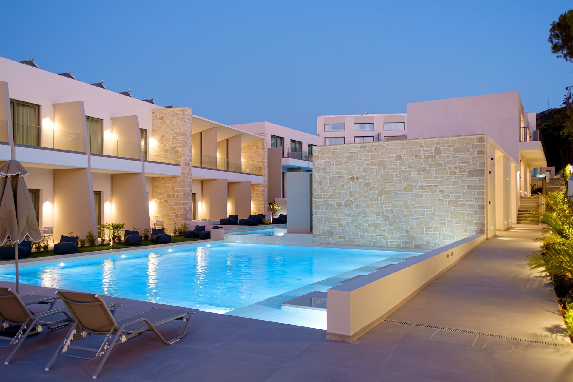 Phos Hotel Adult Only